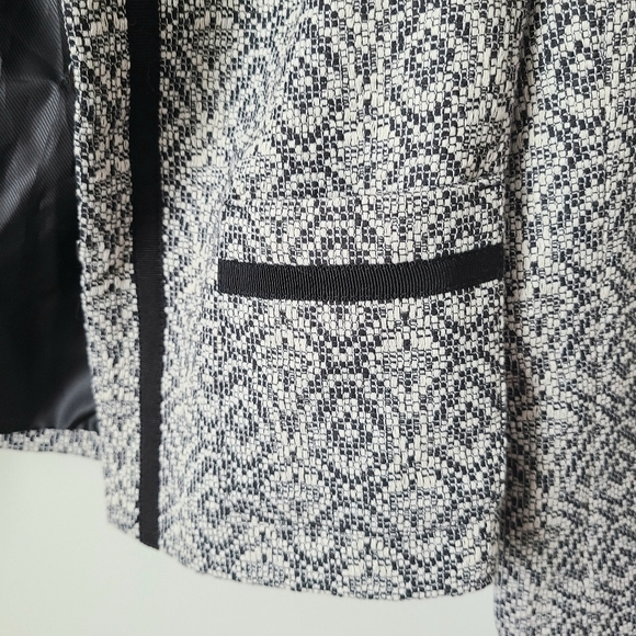 Banana Republic Black Print Flat Collar Blazer Size 00 Petite - Picture 3 of 9